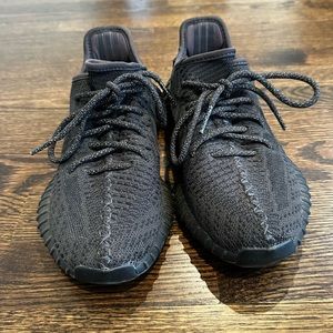 Yeezy Boost 350 V2 Black Size 4.5